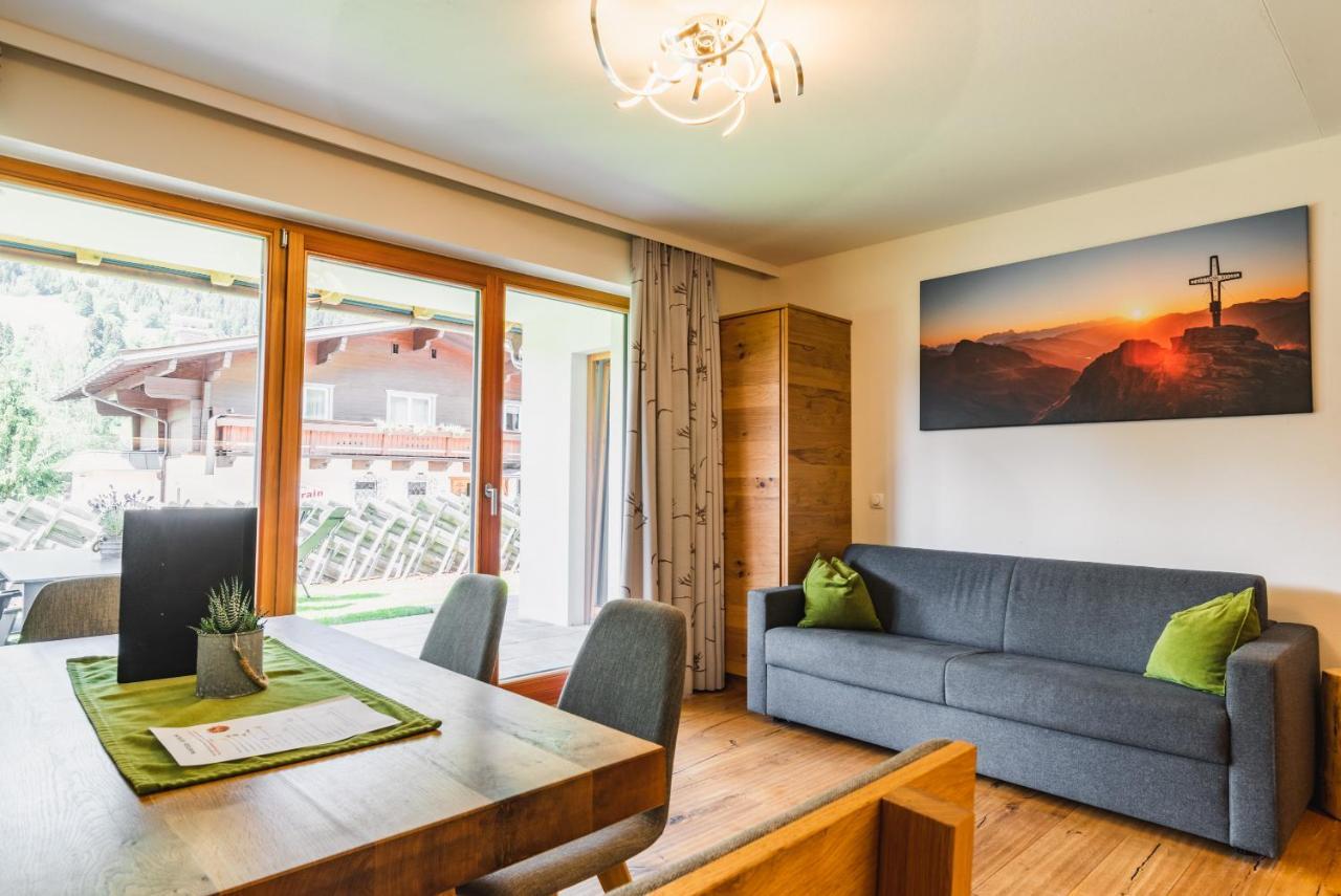 Haus Sabrina - Ferienwohnungen Saalbach-Hinterglemm Esterno foto